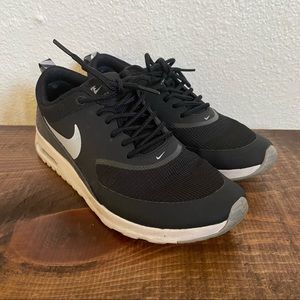 Nike Black and White Women's Sneakers
